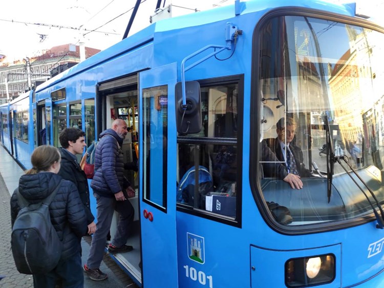 Prvi tramvaj iz Augsburga uključen u promet